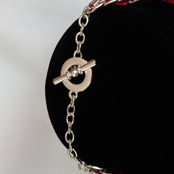 UNIQUE Red Satin and Surgical Steel Choker/Necklace with dangly heart charm - Picture 3 of 6